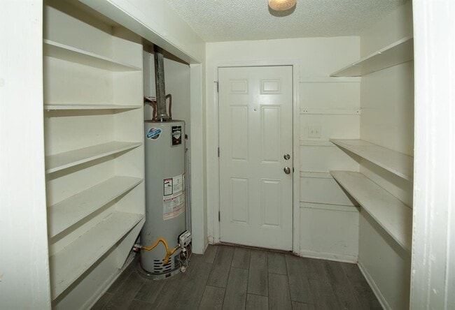 Building Photo - 7303 Grand Canyon Dr