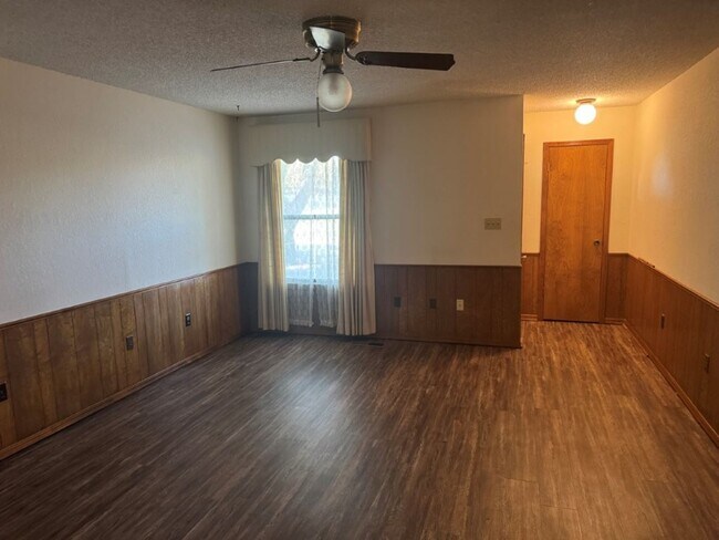 Building Photo - New paint, New flooring, New appliances in...