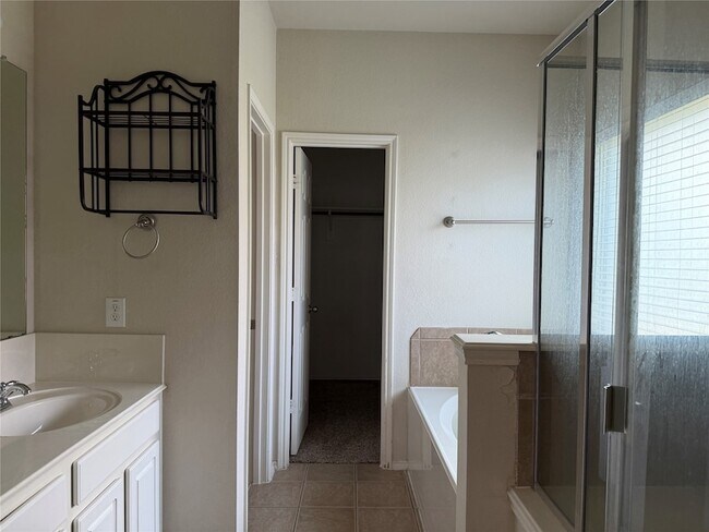 Building Photo - 8373 Brightside Ln