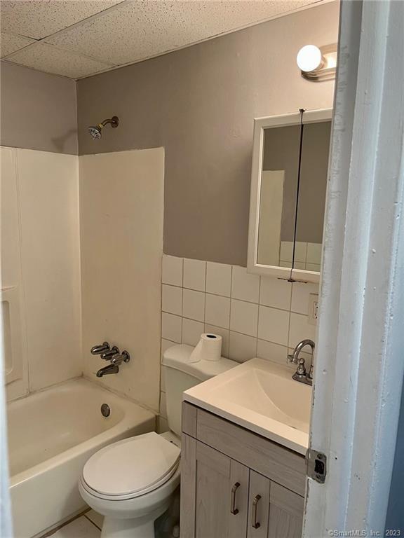 Building Photo - 20 Shagbark Rd