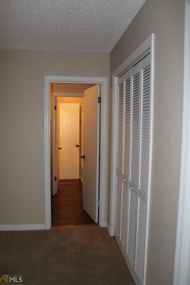 Building Photo - 207 Admirals Walk