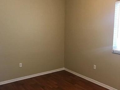 Building Photo - 2621 SE 12th Rd