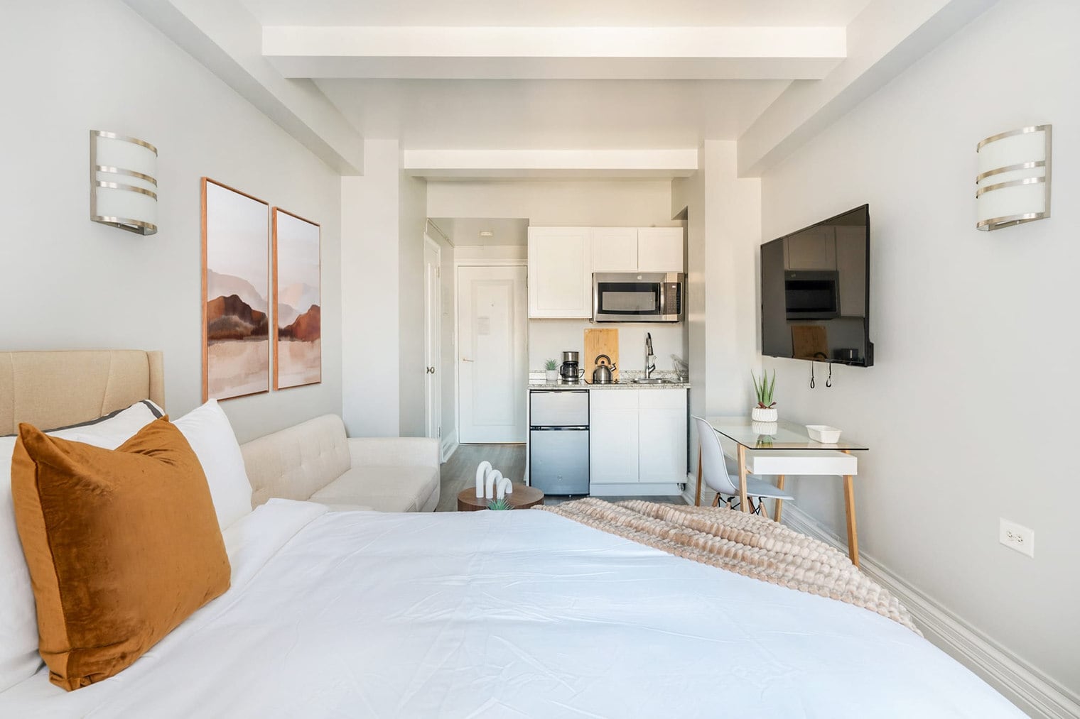 Building Photo - 240 W 73rd St