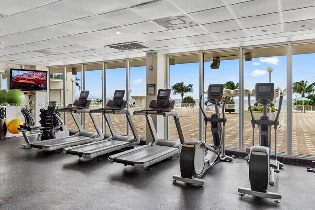 Building Photo - 5701 Collins Ave