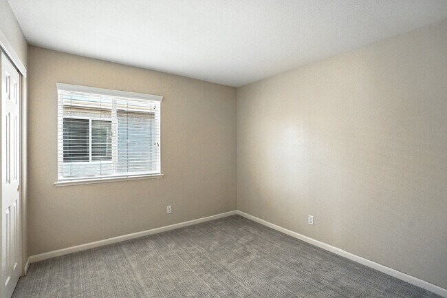 Building Photo - 9437 Red Spruce Way