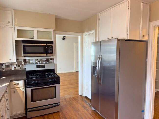 Building Photo - Adorable 3 bed 2 bath home in Brook Village!