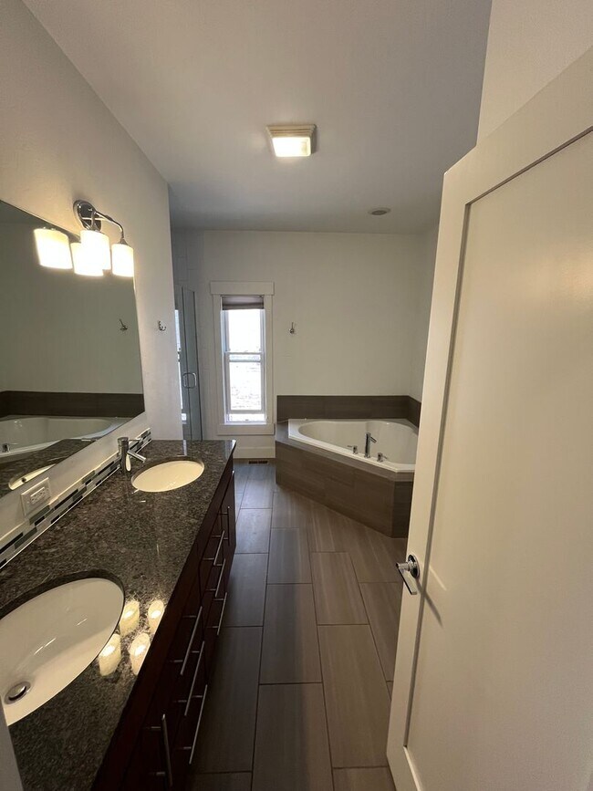 Building Photo - Great Home in Curtis Park, Just blocks to ...