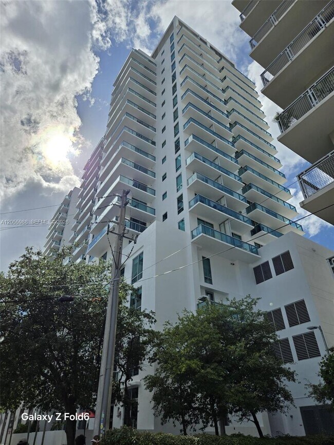 Building Photo - 333 NE 24th St