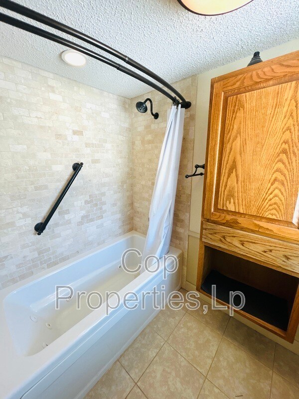Building Photo - 7123 Thrush View Ln
