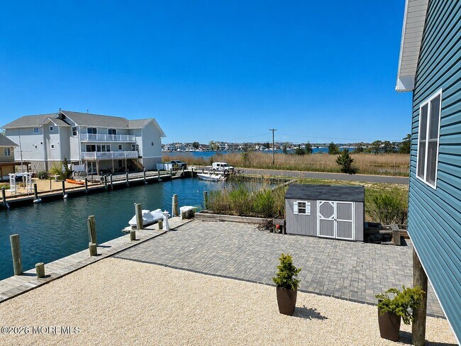 Building Photo - 1825 Boat Point Dr