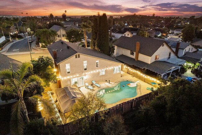 Building Photo - 13737 Via Tres Vistas