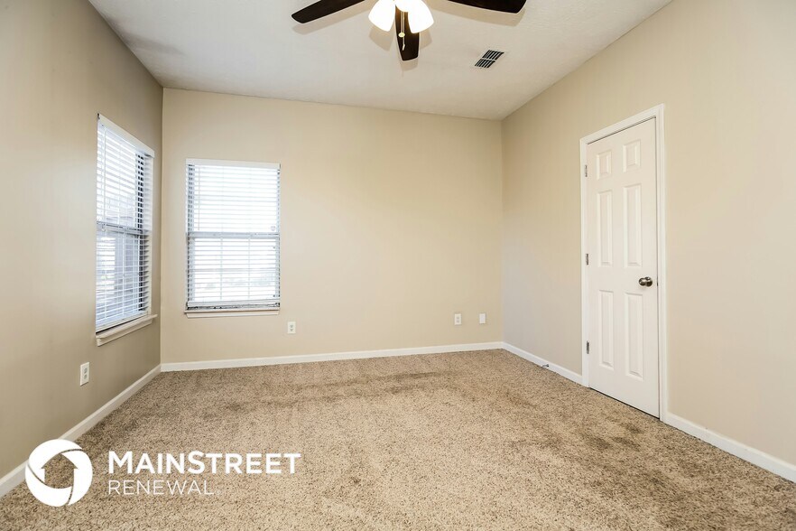 Building Photo - 900 Split Oak Dr