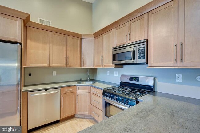 Building Photo - 268 Kempsey Dr