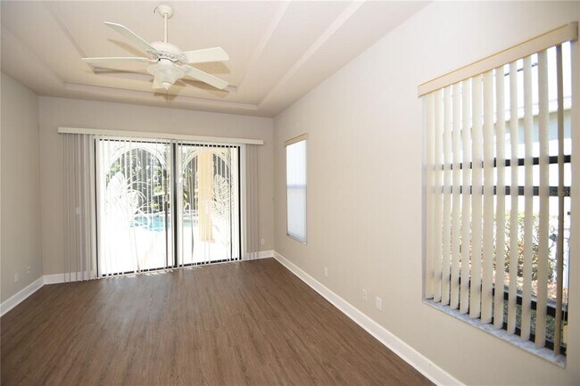 Building Photo - 16 Eastlake Dr