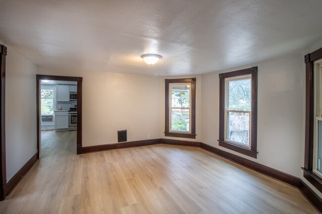 Building Photo - 265 Duffield Ave