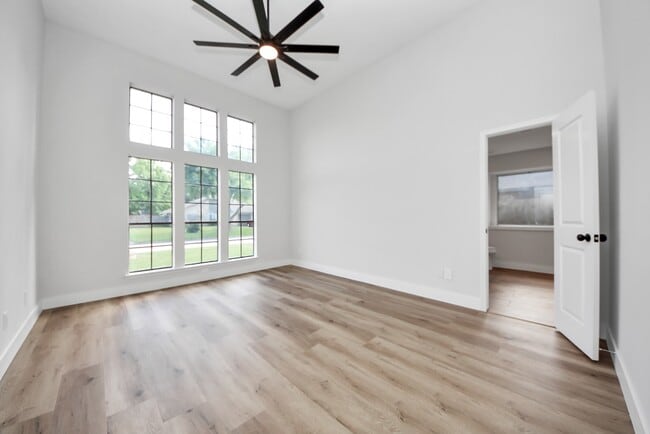 Building Photo - 1114 N Nottingham