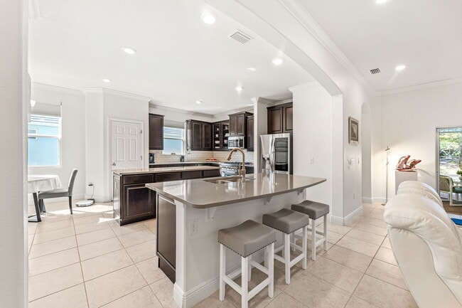 Building Photo - 6435 Montserrat Dr