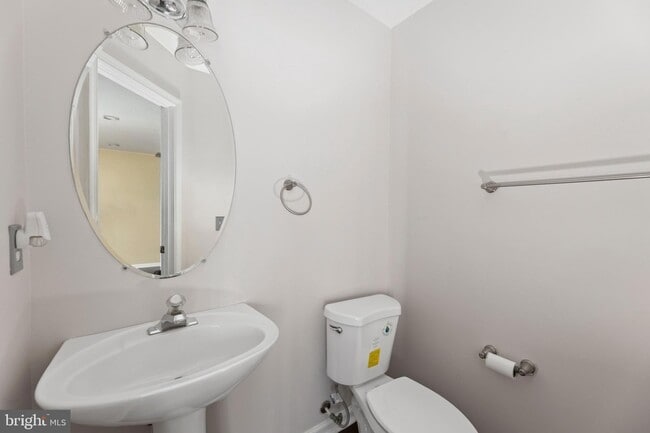 Building Photo - 3343 Cape May Ct