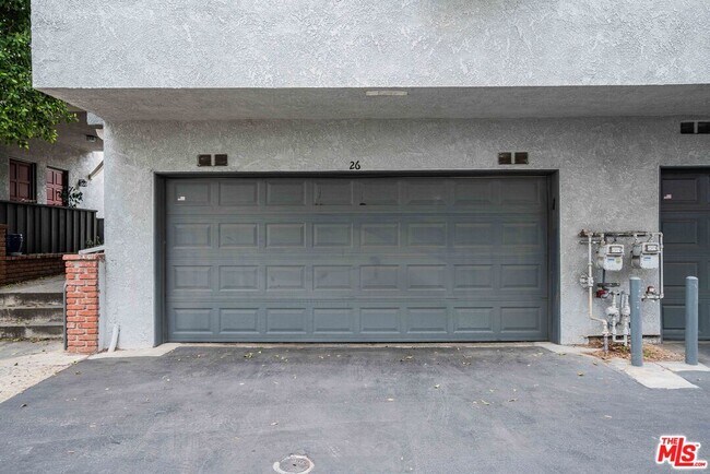 Building Photo - 18100 Burbank Blvd