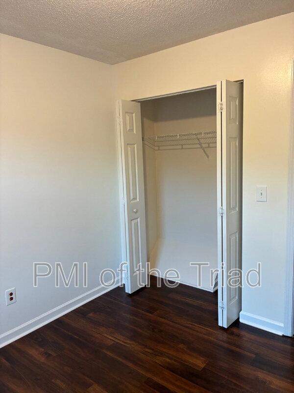 Building Photo - 3005 Windsor Creek Way