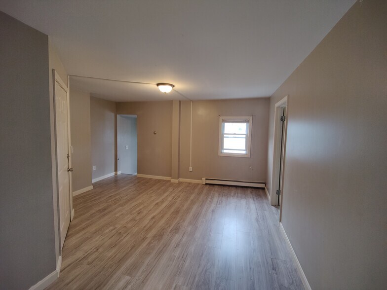 Building Photo - 165 Merrimack St