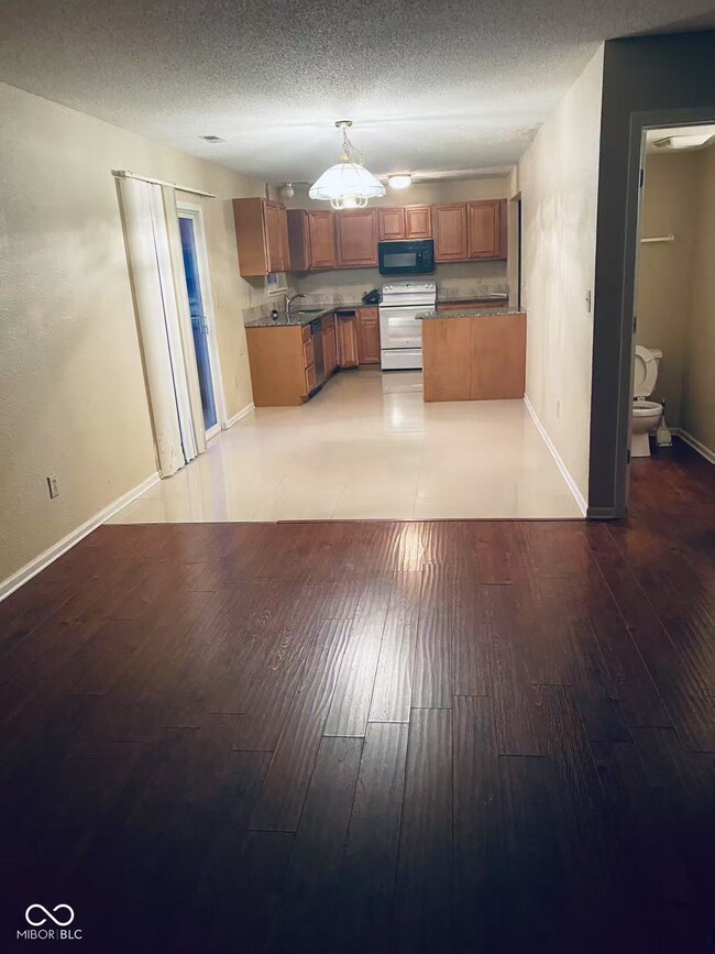 Building Photo - 10477 Blue Springs Ln