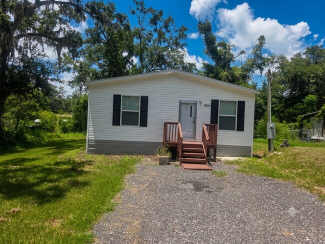 Building Photo - Move-in by AUGUST 10  ****Get 2 WEEKS FREE RENT ****