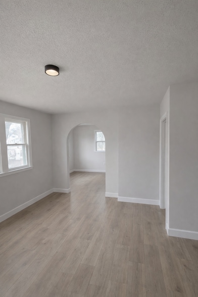 Building Photo - 290 Lyon St