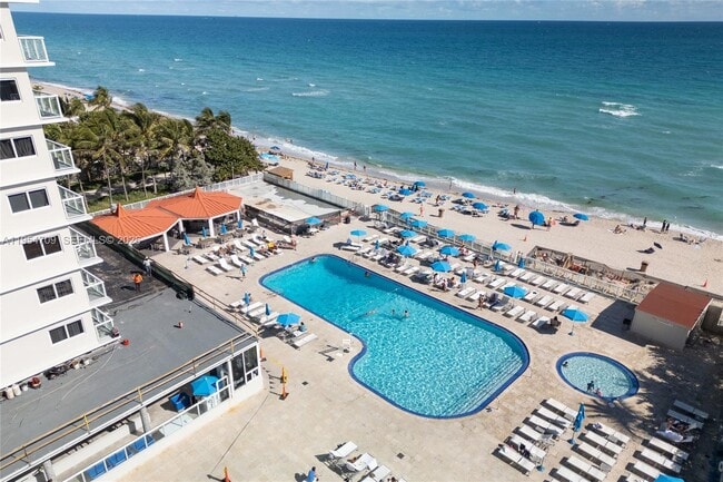 Building Photo - 19201 Collins Ave