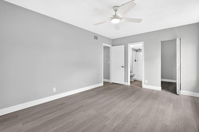 Building Photo - 6495 Chasewood Dr