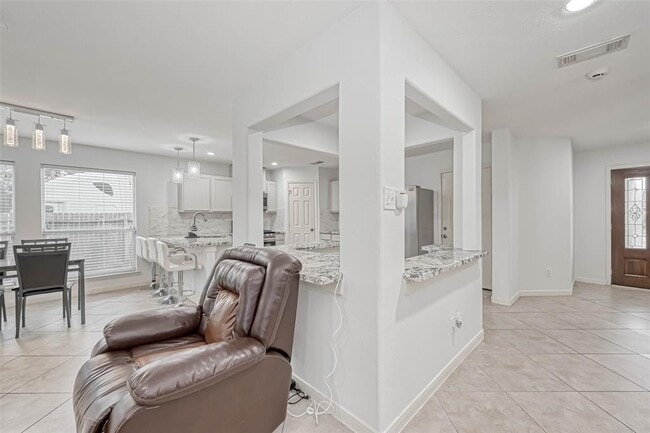 Building Photo - 14802 Dorray Ln