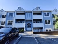 Building Photo - 6425 Apt 303