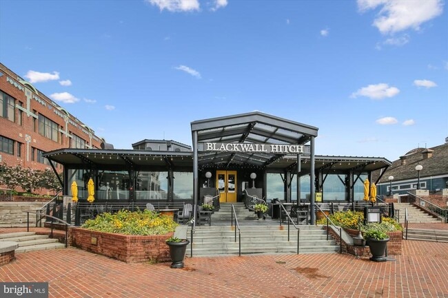 Building Photo - 221 S Fayette St