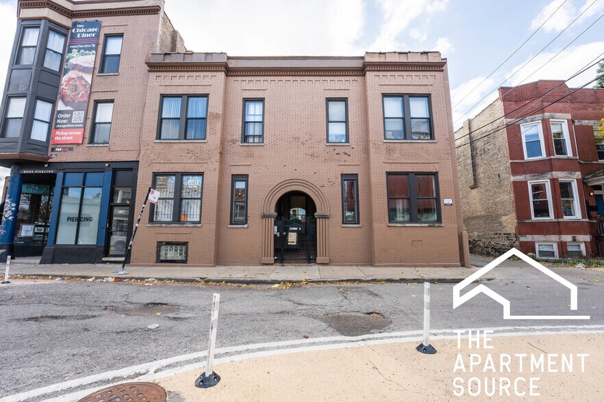 Building Photo - 2833 W Medill Ave