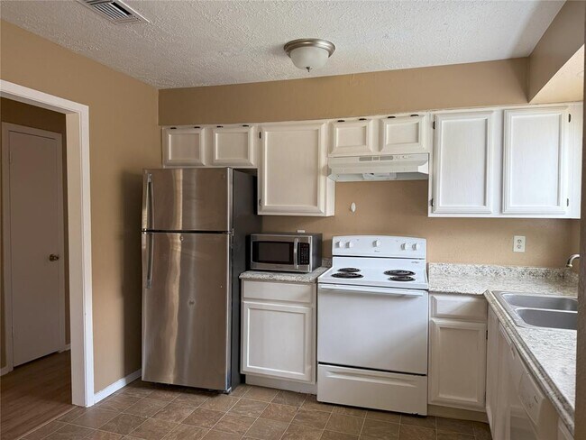 Building Photo - 10322 Autumn Meadow Ln