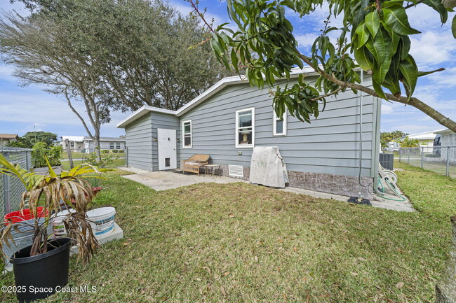 Building Photo - 345 Avocado Dr
