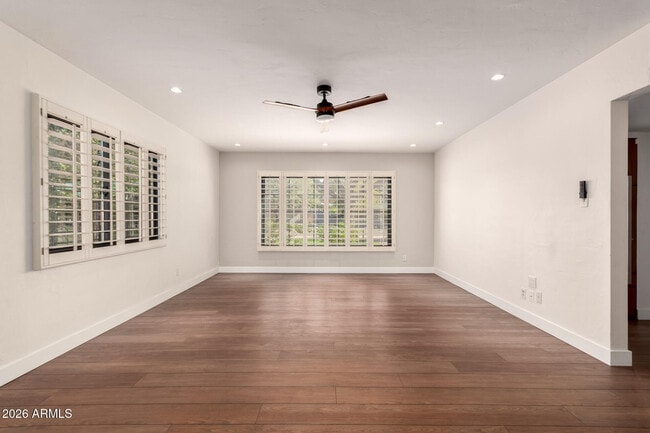 Building Photo - 1519 W Flower Cir N