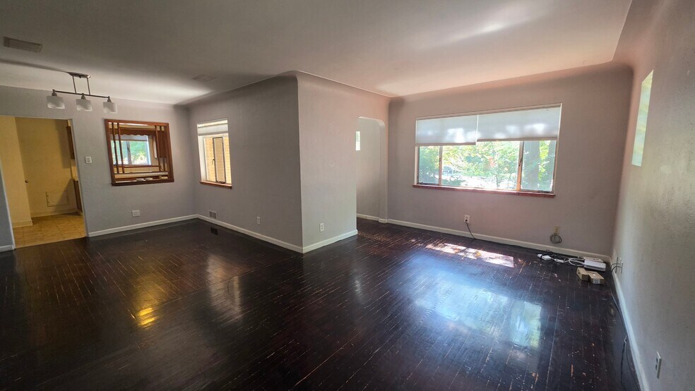 Building Photo - 2501 W 41st Ave