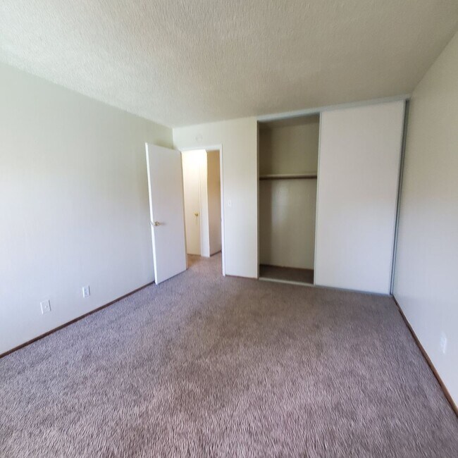 Building Photo - 2 Bedroom Upper Unit In Central Livermore ...