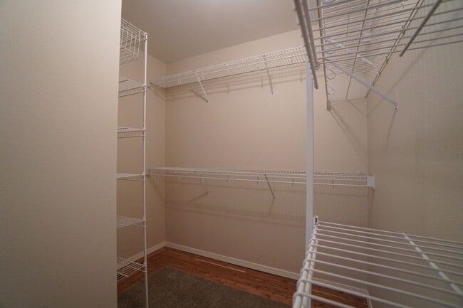 Building Photo - 3430 MacGregor Dr