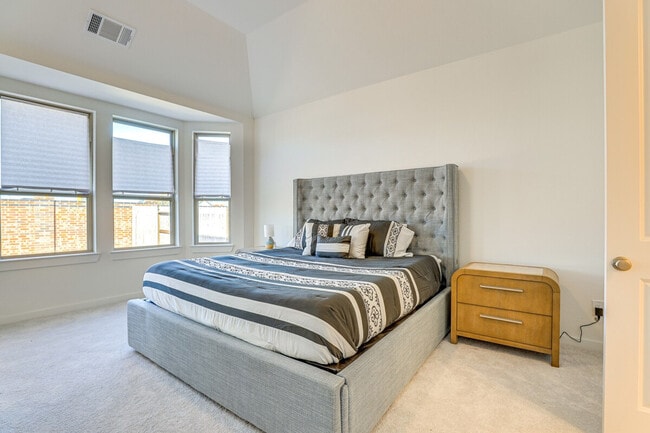 Building Photo - 27118 Berry Bright Dr