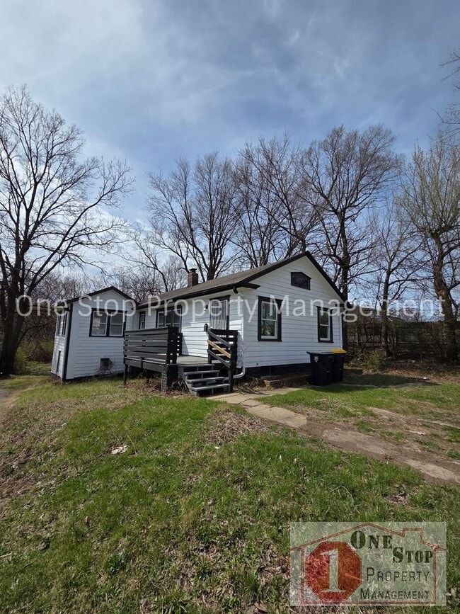 Building Photo - Beautiful 4 Bedroom 2 Bathroom in Kansas City!