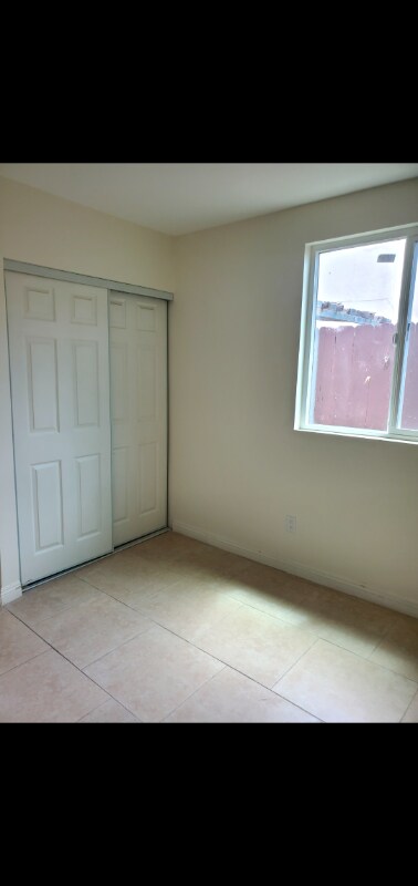 Building Photo - 1373 Holly Ave