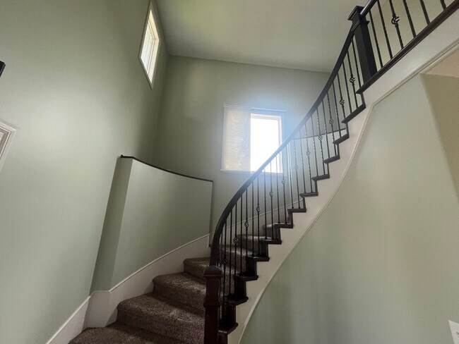 Building Photo - Home For Rent Papillion