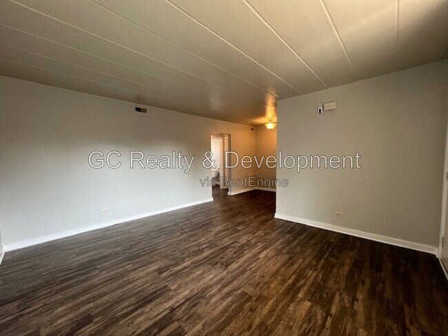 Building Photo - 324 Wilson Ave