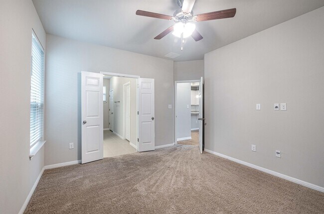Building Photo - 904 Boatswain Wy