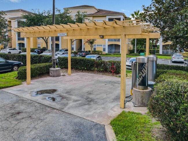Building Photo - NEWLY RENOVATED 2-Bdrm Condo in Visconti's...