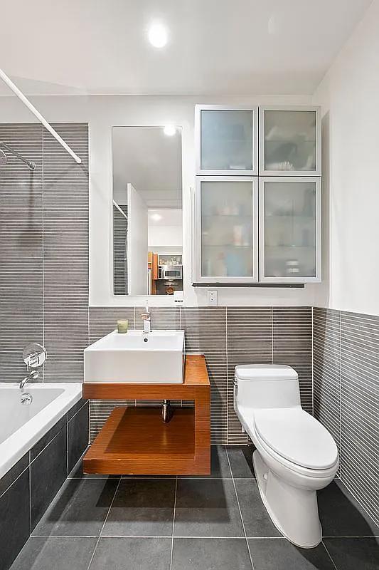 Primary Photo - 242 S 1st St