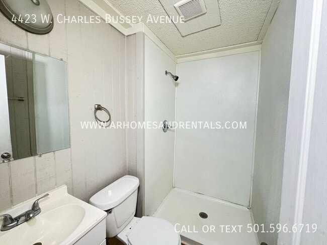 Building Photo - 4423 W Charles Bussey Ave