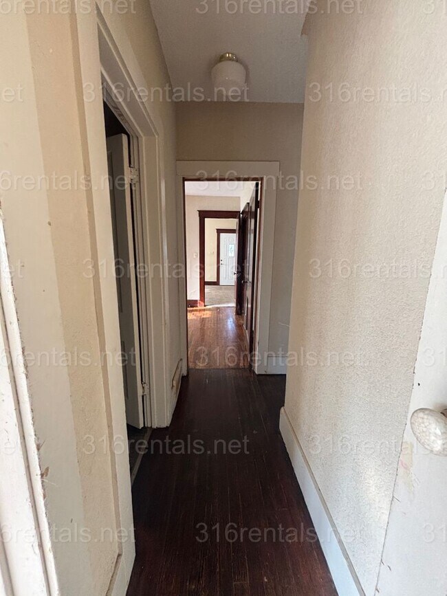 Building Photo - Rental Available NOW!